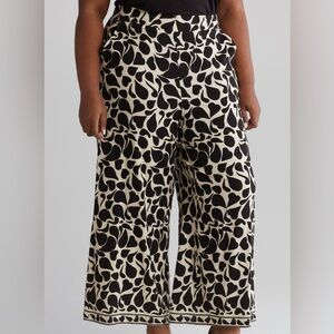 Max Studio Black and Cream Wide Leg Pants